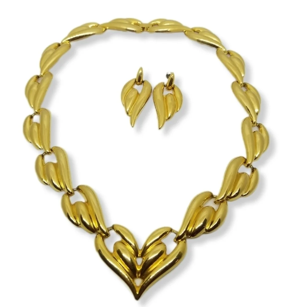VINTAGE GOLDTONE WINGED HEART STATEMENT NECKLACE & EARRINGS SET